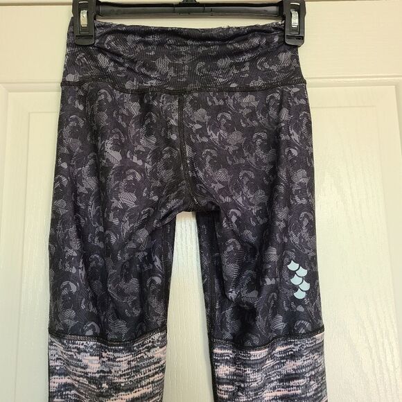 Maaji Printed Athletic Yoga Leggings Size XS - Picture 6 of 8